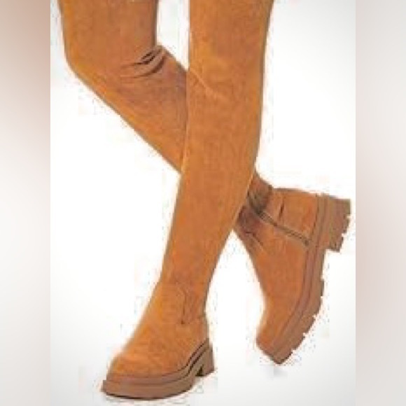 Michael Kors Over-The-Knee Boot
Size 7 - Picture 2 of 9